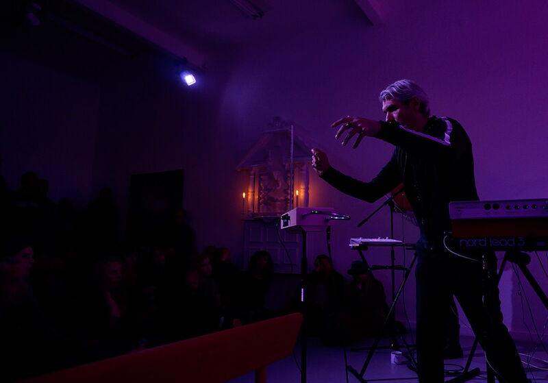 Days of Delay live at the Theremin - "Der liebe Gott" Exhibition, Frappant Gallery, Hamburg